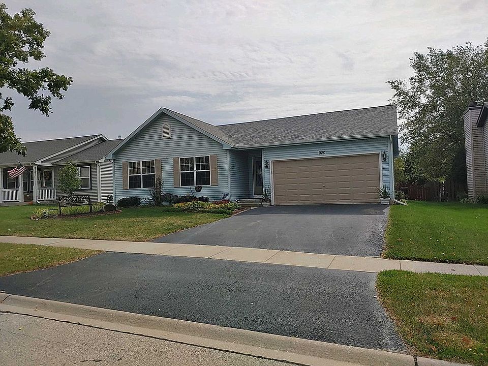 1st image of 920 N Oak Creek Dr