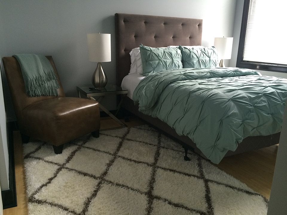 bedroom (furniture included)