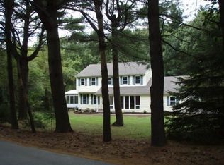 20 Pearl St, Upton, MA 01568