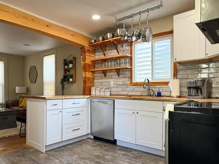 2325 W Pikes Peak Ave — Photo 5