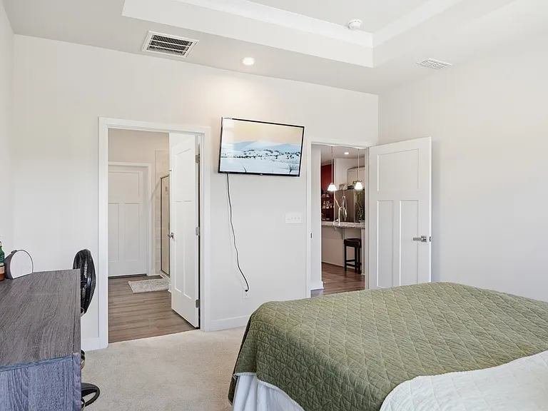 380 Camargue Ct — Photo 7