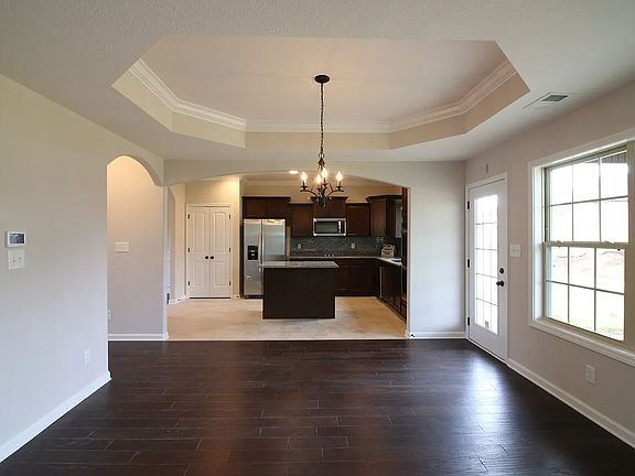 3rd image of 399 Barry Dr