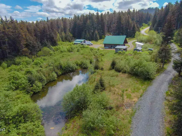 1916 Barnhardt Ln, Seldovia, AK 99663