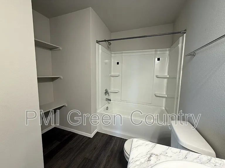 16124 S 83rd East Ave — Photo 12