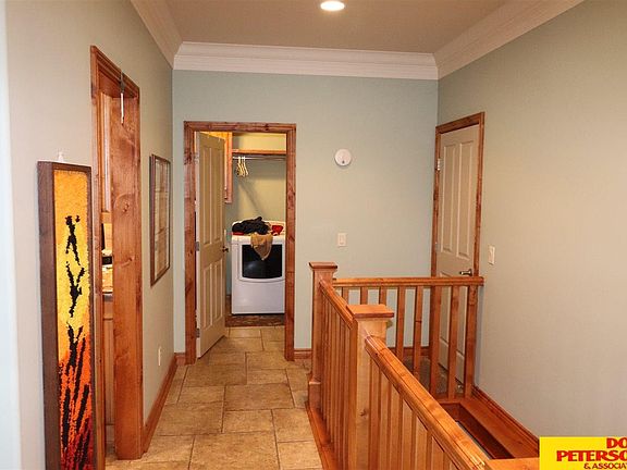 4th image of 3229 Applewood Dr