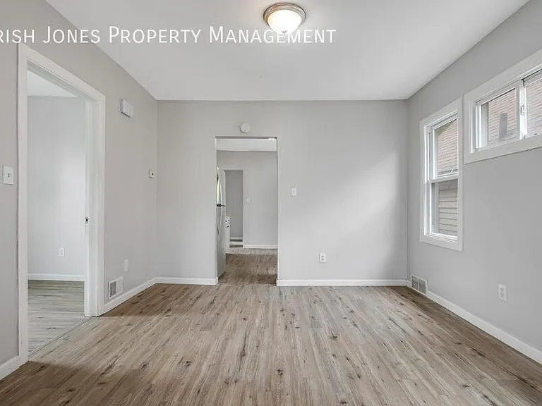 529 Winslow Ave #UPPER — Photo 10