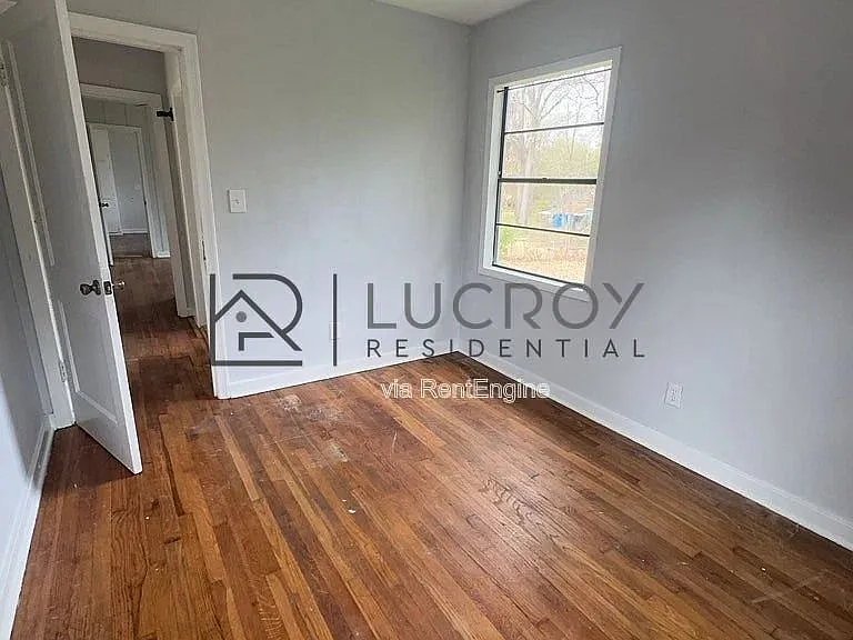 320 Lawrence Rd — Photo 13