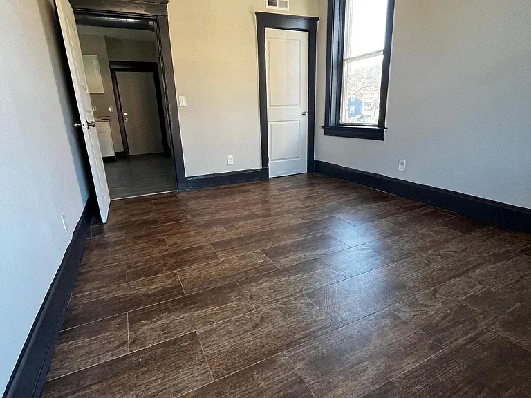 1875 Westwood Ave #4 — Photo 6