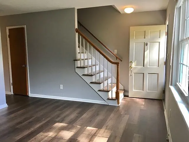 Willow Dr — Photo 4