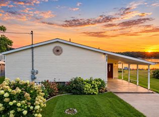 12515 S Rosemary Ave, Grant, MI 49327