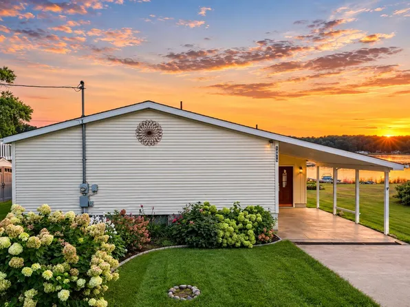 12515 S Rosemary Ave, Grant, MI 49327