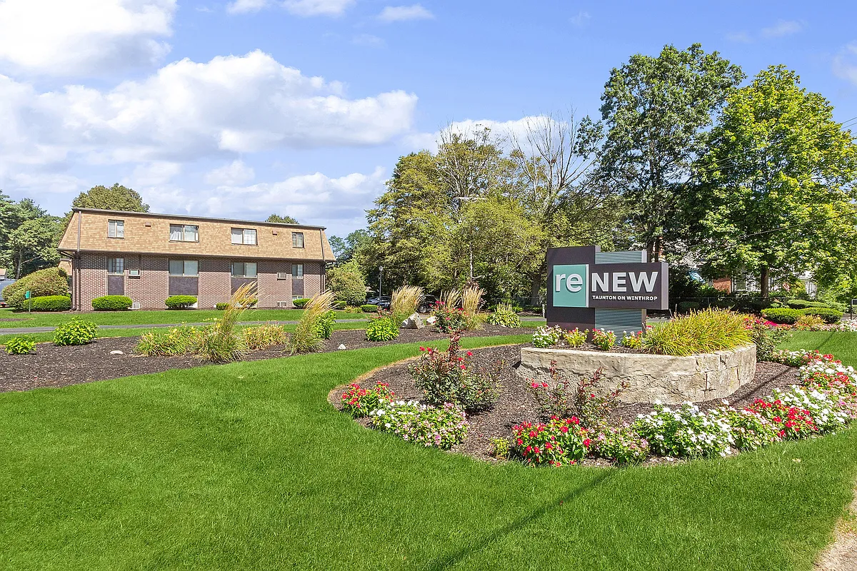 Building Photo - ReNew Taunton Apartment Collection