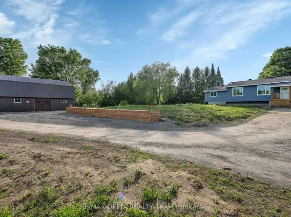 620 McConnell Rd, Montague, ON K0G 1N0
