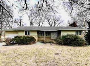 522 S Becker Ave, Moundridge, KS 67107