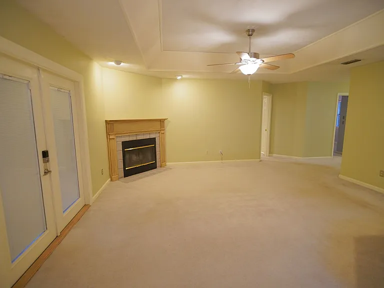 4424 Stratfordshire Ct — Photo 3