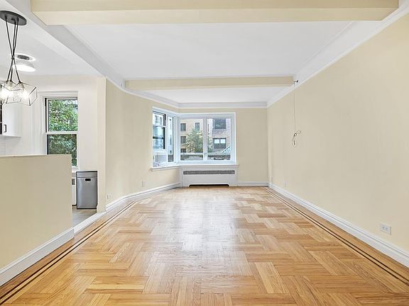2nd image of 250 Cabrini Blvd APT 4G