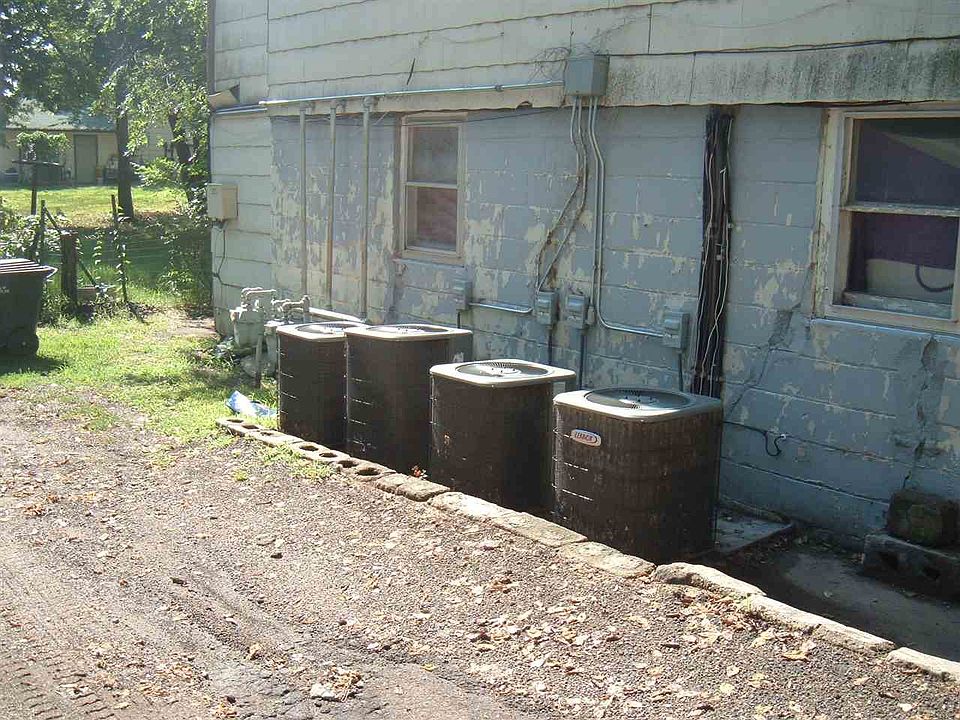 2nd image of 414 S Mound St