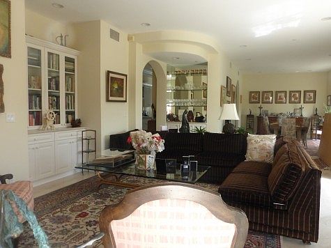 2nd image of 125 S Rexford Dr #401