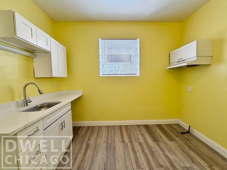 735 N Christiana Ave #2RR — Photo 7