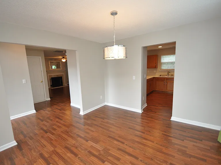 117 Tiverton Woods Dr — Photo 6