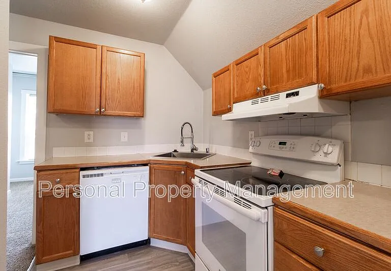 409 W McLoughlin Blvd #2 — Photo 6