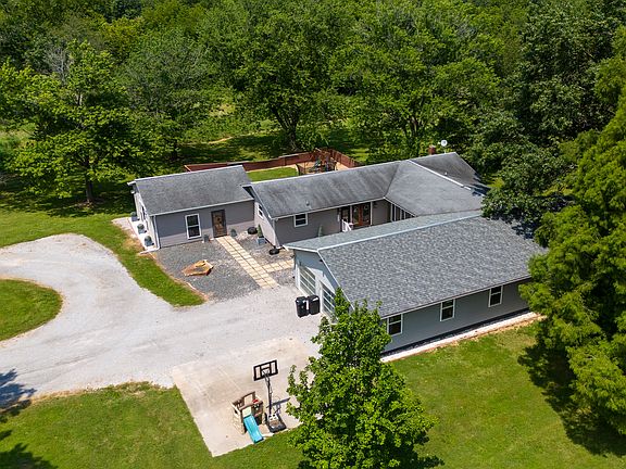 3rd image of 2930 Campground Rd