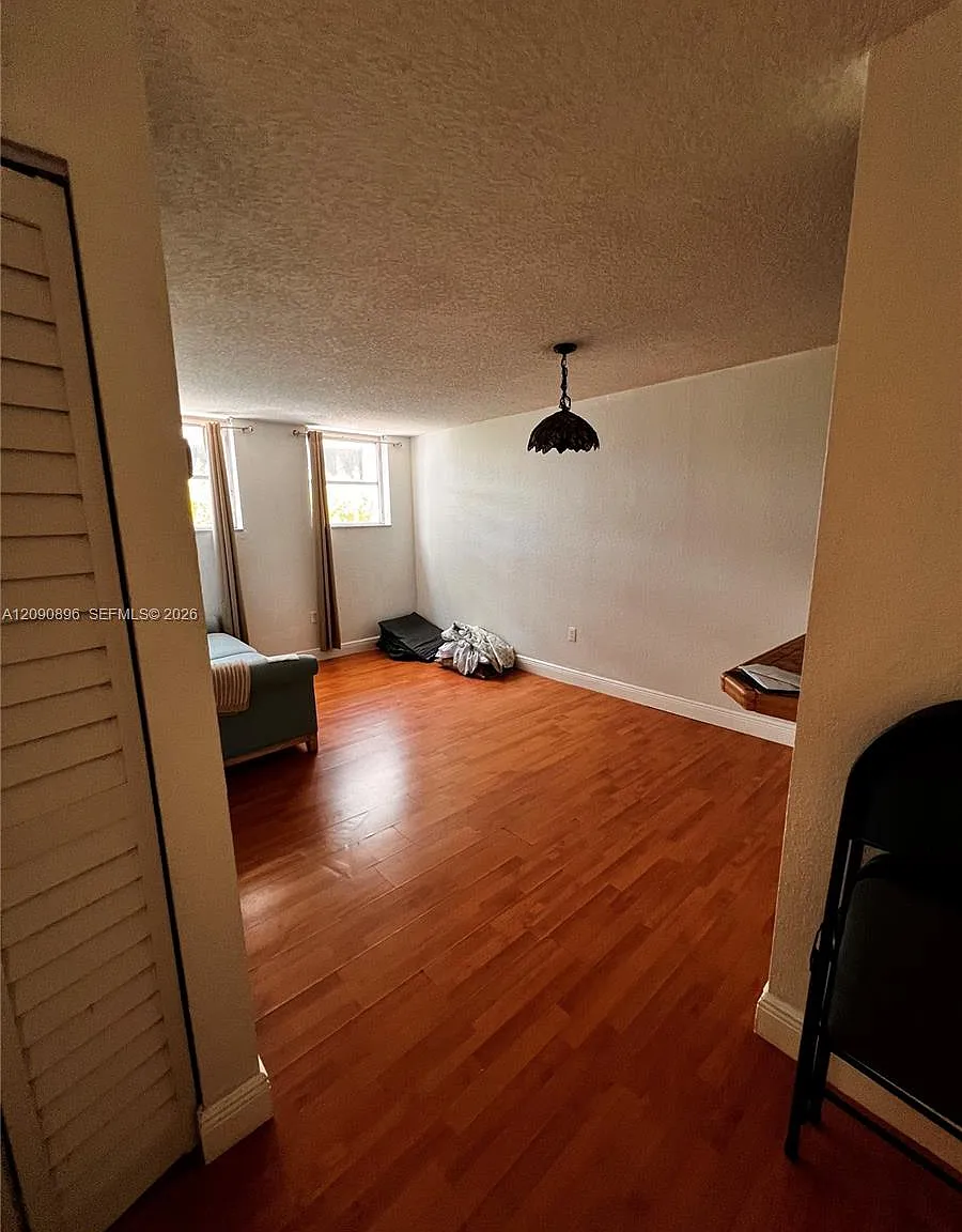 Palm Gardens Condo — Photo 4