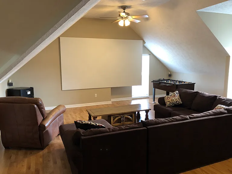 215 Live Oaks Cir — Photo 12