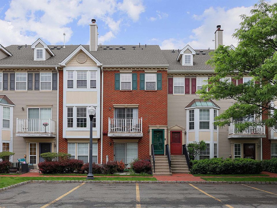 1st image of 33 Dogwood St