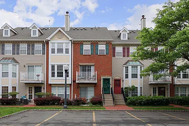 33 Dogwood Street