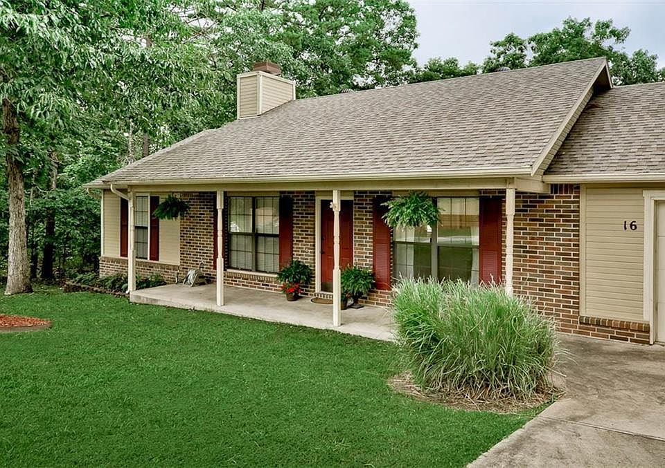 1st image of 16 Lyndhurst Dr