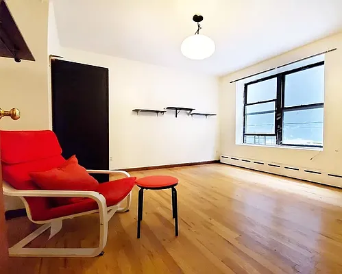 Rented by Aron Fried, LREB | media 5