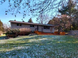 1900 Greene Rd, Stoughton, WI 53589