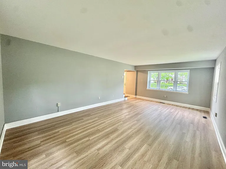 4908 Rocky Spring Ln — Photo 3