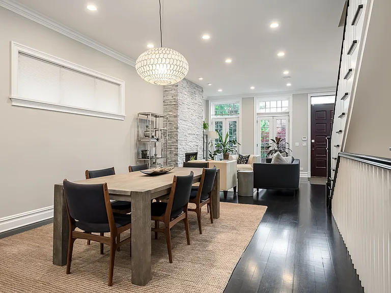 1633 N Wolcott Ave — Photo 3