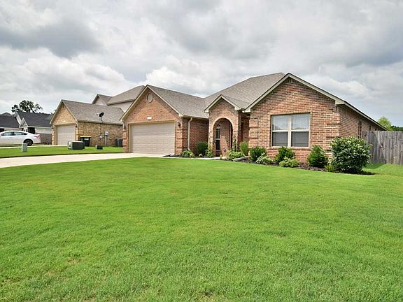3rd image of 3035 Gladstone Dr