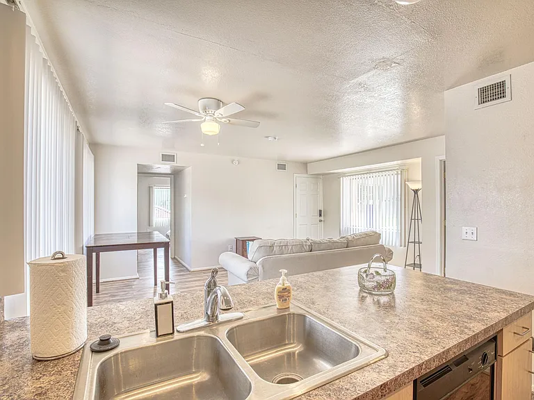 1833 E Water St #2 — Photo 17