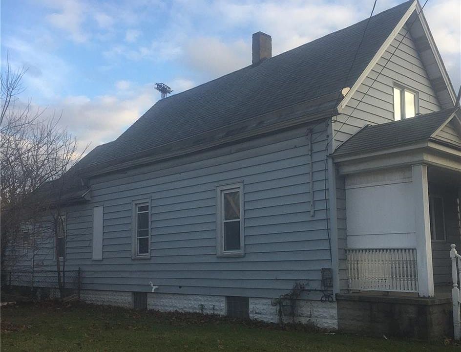 1st image of 23 Schiller St