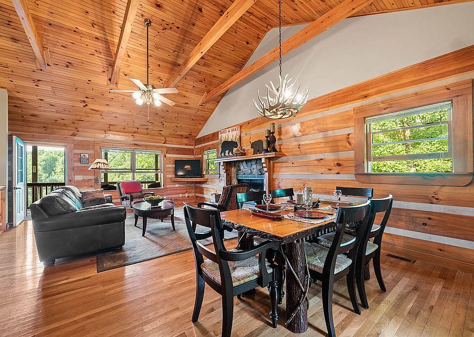 Dining room, living room 