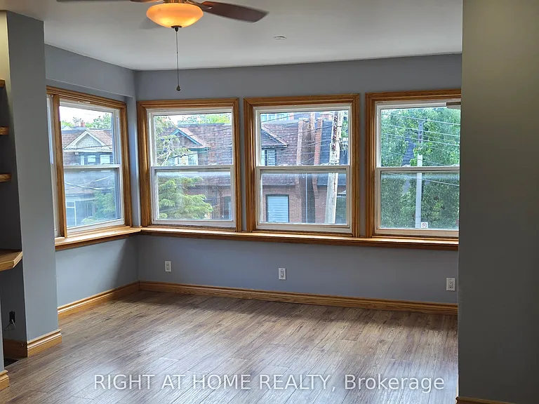 258 Howland Ave — Photo 12