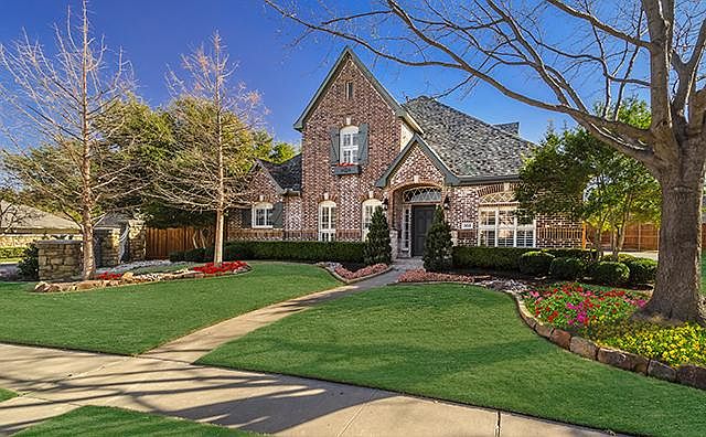 1st image of 353 Park Valley Dr