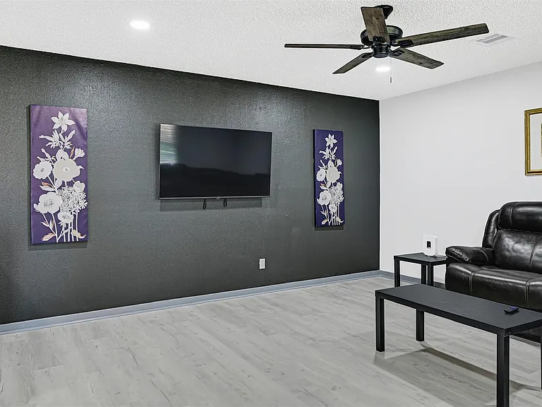 1806 Clayton Dr — Photo 3