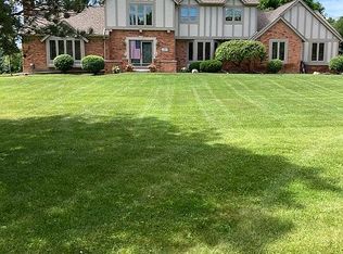 1760 Orion Rd, Oakland, MI 48363