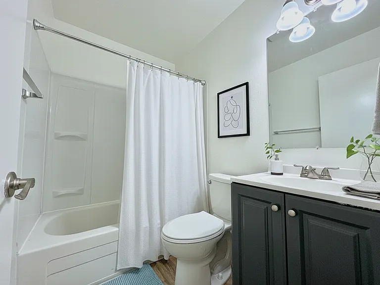 J3 Apartments — Photo 25