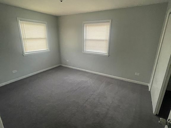 5th image of 15012 Dorchester Ave APT 2E