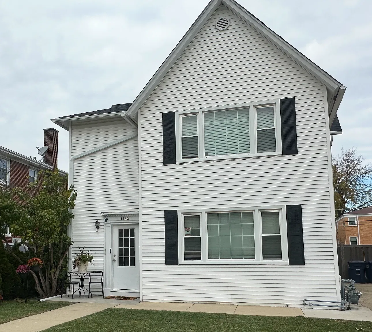 2 bed, 1000 sqft, $1,800 — Photo 1