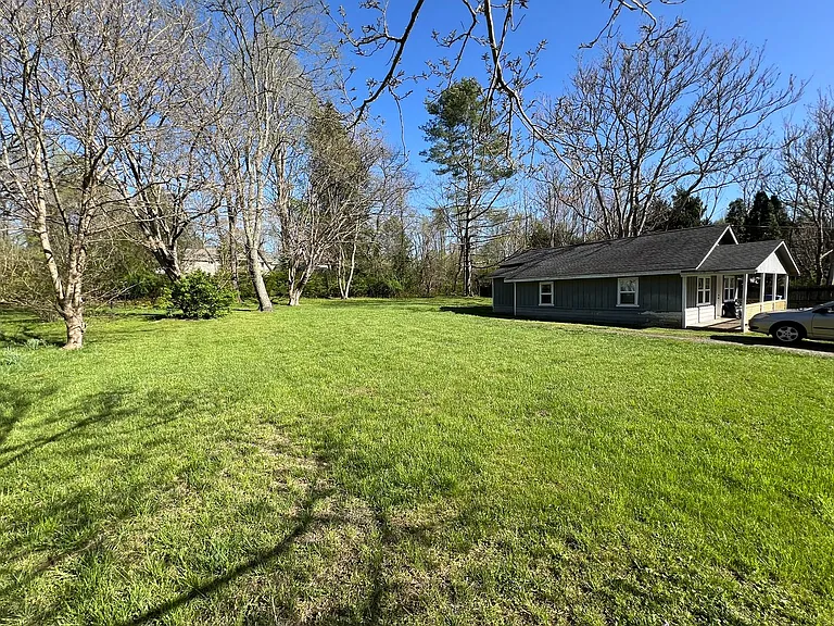 33 Nicholson Creek Rd — Photo 1