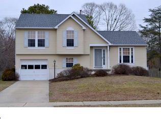 10 Rosalind Cir, Sicklerville, NJ 08081