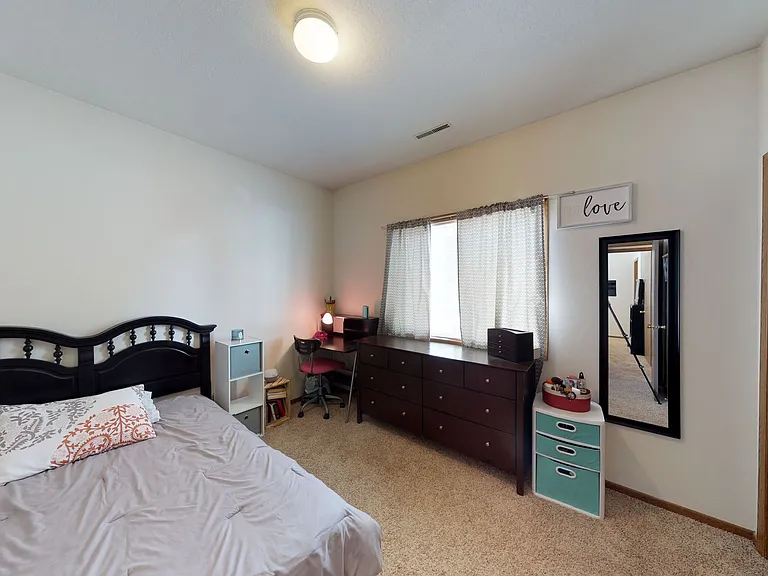4524 Steinbeck St — Photo 3