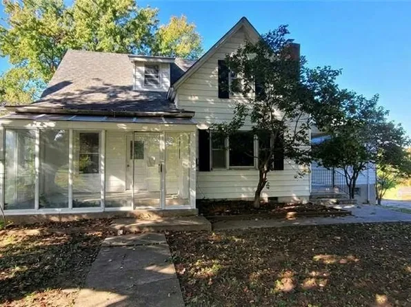 720 W 1st St, Carrollton, MO 64633